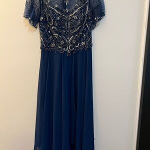 Xscape tea length Ladies size 6 formal gown. NWT